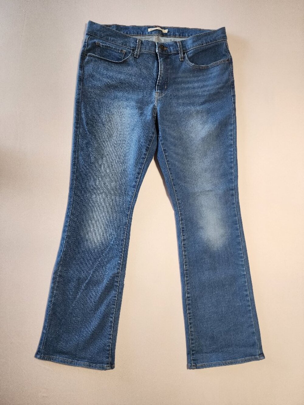 Levi's 315 Shaping Bootcut Jeans Women's Size 33 Mid Rise Medium Wash Blue